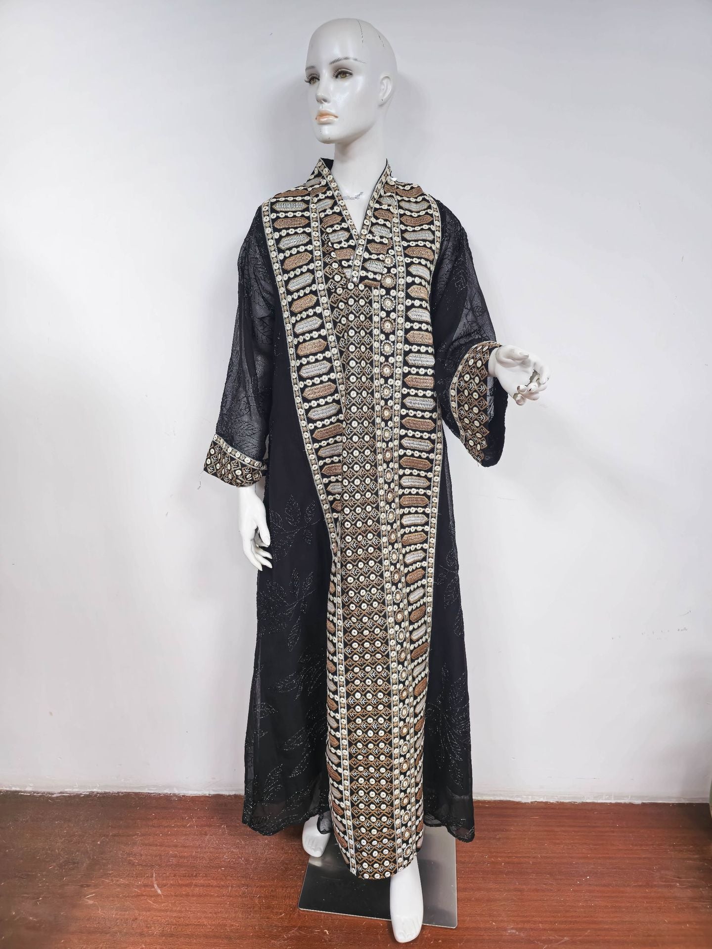 Middle Eastern Muslim Embroidered Long Robe Women's  Elegant Long Dress Loose Fit Dubai Dress