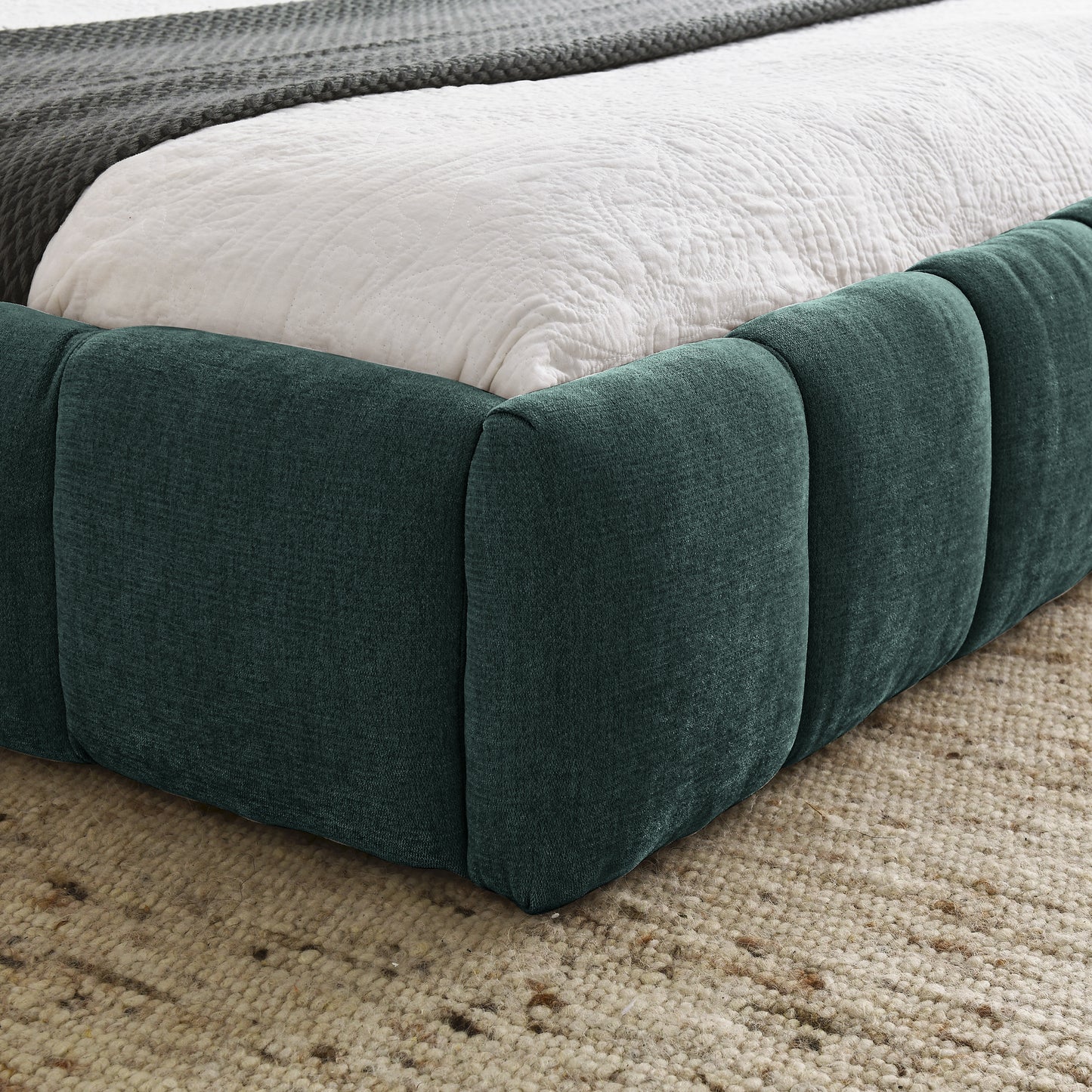 Queen Size Upholstered Bed Frame With Thick Fabric, Chenille Fabric Grounded Queen Size Platform Bed With Headboard And Solid Frame. No Box Spring Needed, GREEN  68x86.5x23.5