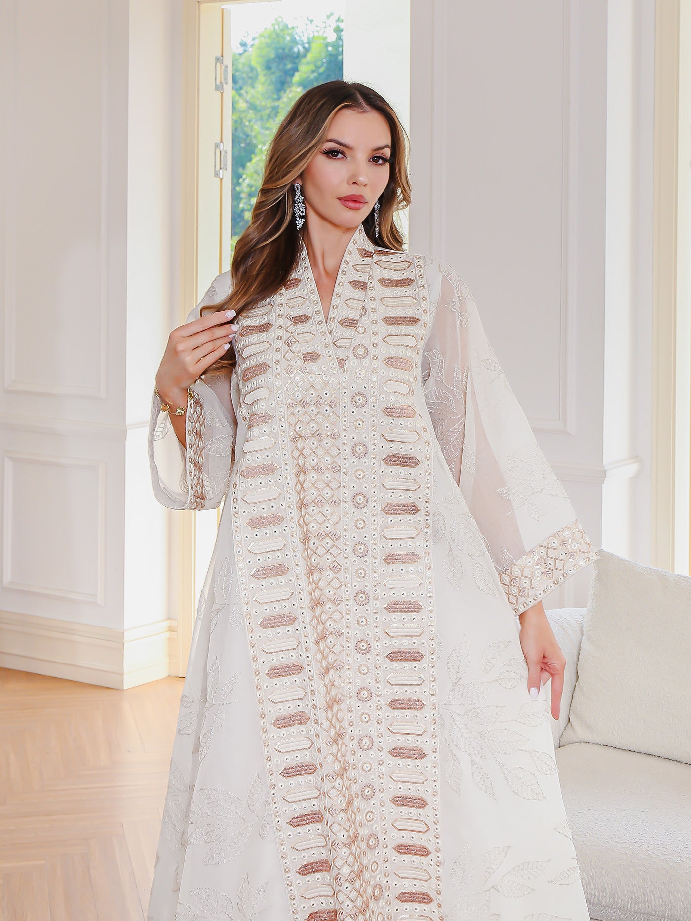 Middle Eastern Muslim Embroidered Long Robe Women's  Elegant Long Dress Loose Fit Dubai Dress