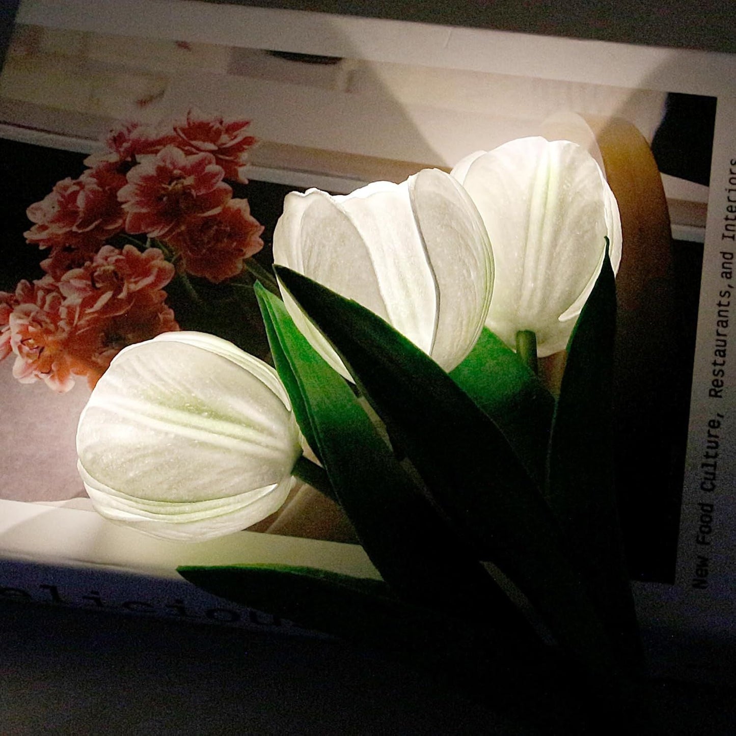 Tulip Lamp - LED Replica Tulip Table Lamp with Flower Vase for Desktop Decoration. Suitable for home, living room, desktop decoration, holiday gifts, atmosphere decoration lamps. Powered by USB